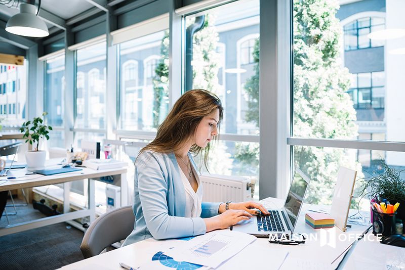 Ánh sáng văn phòng kết hợp với thiên nhiên