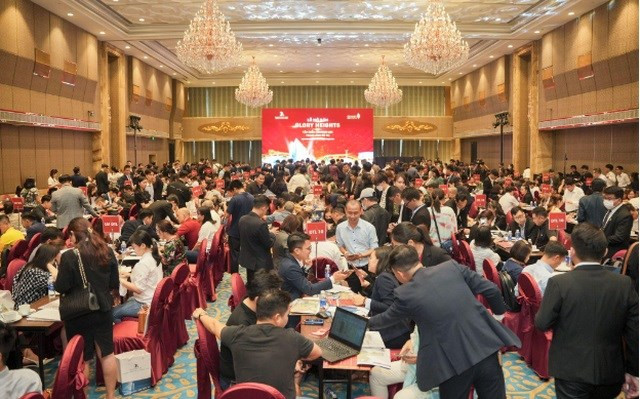 Khách hàng Hà Nội “ngóng” chính sách ưu đãi mới nhất của Vinhomes